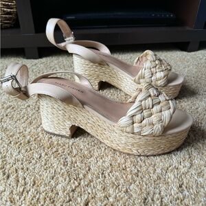 Marc Fisher textured rattan  ankle strap platform sandals size 10